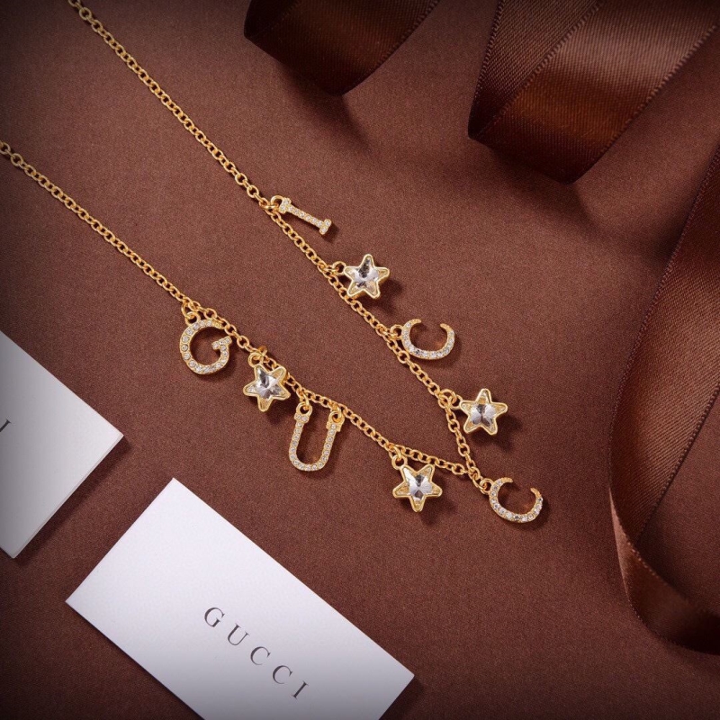 G*u*i necklaces
